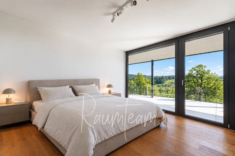 Grosse Zimmer mit Terrassenzugang