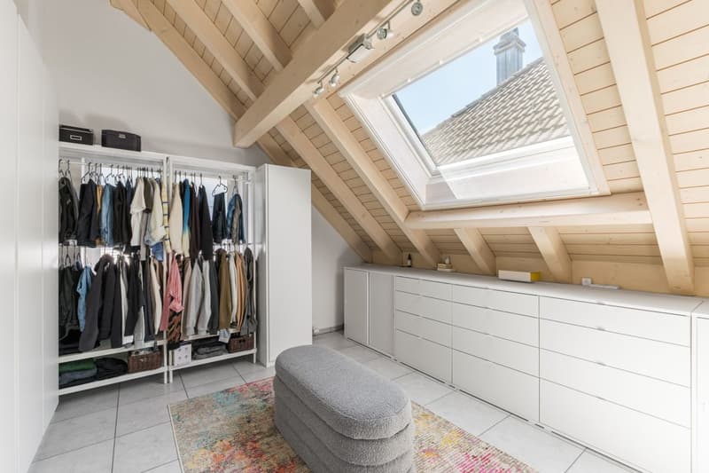 Modern renoviertes 5.5-Zimmer-Reiheneckhaus an ruhiger Quartierlage in Schübelbach (11)
