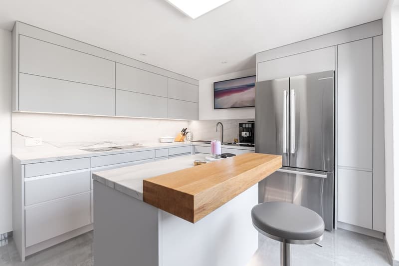 Modern renoviertes 5.5-Zimmer-Reiheneckhaus an ruhiger Quartierlage in Schübelbach (7)