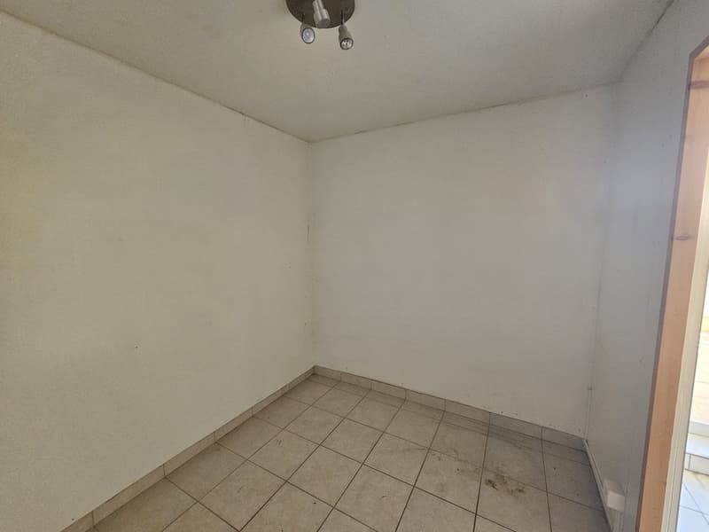 Charmante 2.5-Zimmer-Dachwohnung mit großer Terrasse (9)