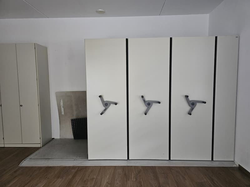 Büro 60 m² inkl. Lager und Archivschränke (4)