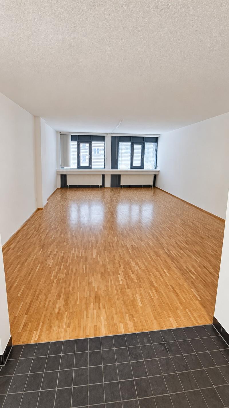 Helle Wohnung mit Parkett und praktischer Raumaufteilung (2)
