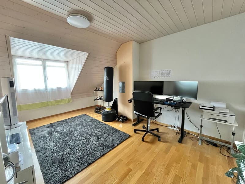Attraktives grosszügiges 5 1/2-EFH mit geräumigem Wintergarten. Nähe Schule Bus Kindergarten Einkauf (8)