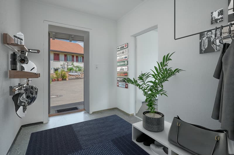Exklusives Landhausidyll mit 3’874 m² Land, grossem Naturteich und Alpenblick (24)