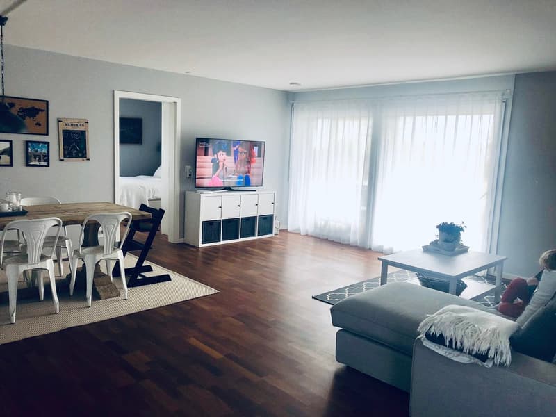 Schöne moderne Wohnung mit Garten im Zentrum von Magden (2)