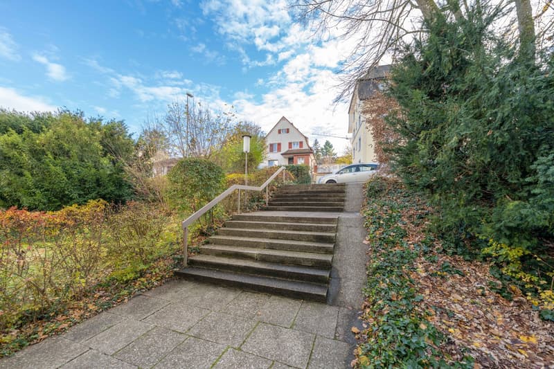 Charmante 3.5-Zimmer-Eigentumswohnung mit Balkon und Tiefgaragenplatz in Binningen (23)