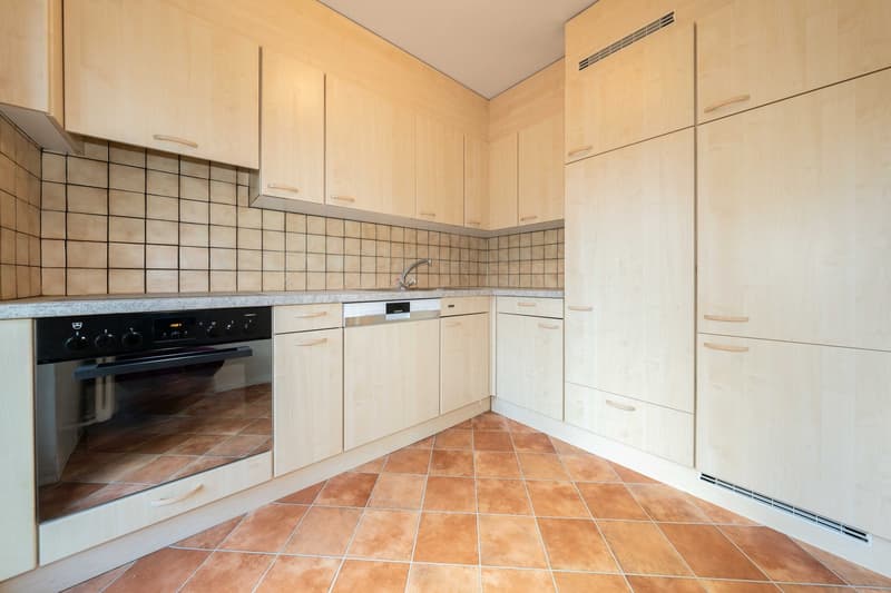 Charmante 3.5-Zimmer-Eigentumswohnung mit Balkon und Tiefgaragenplatz in Binningen (11)