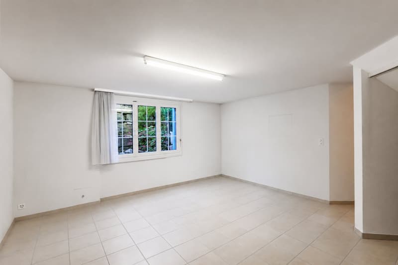 Familienfreundliches Doppeleinfamilienhaus an ruhiger und sonniger Lage in Lausen (20)