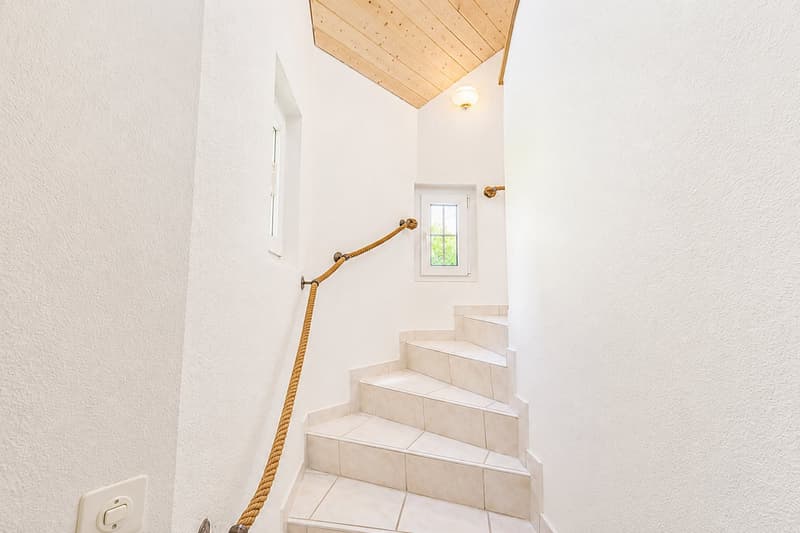 Familienfreundliches Doppeleinfamilienhaus an ruhiger und sonniger Lage in Lausen (10)