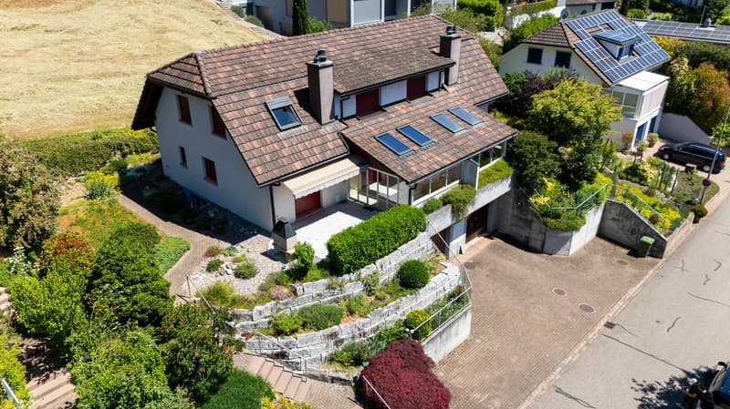 Familienfreundliches Doppeleinfamilienhaus an ruhiger und sonniger Lage in Lausen (2)