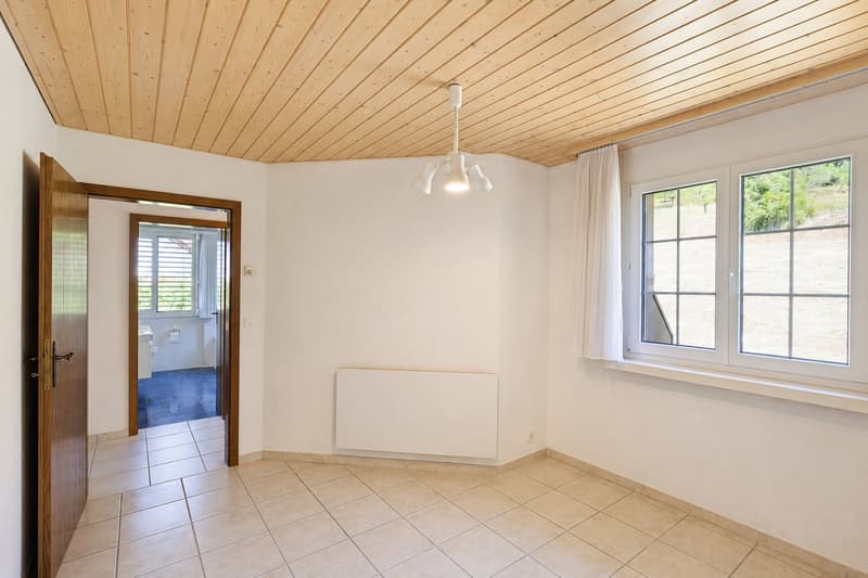 Familienfreundliches Doppeleinfamilienhaus an ruhiger und sonniger Lage in Lausen (15)