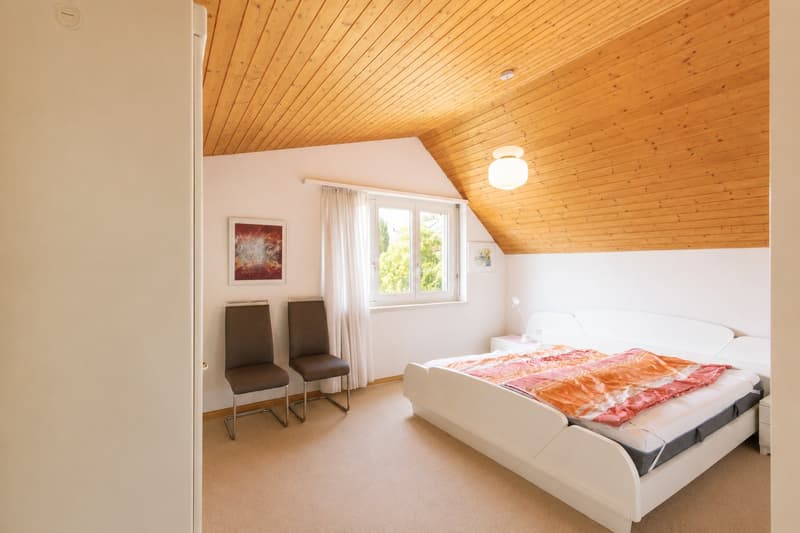 Charmantes 4.5-Zimmer-Einfamilienhaus mit Pool und Bastelraum sowie Garagenbox in Frenkendorf (18)