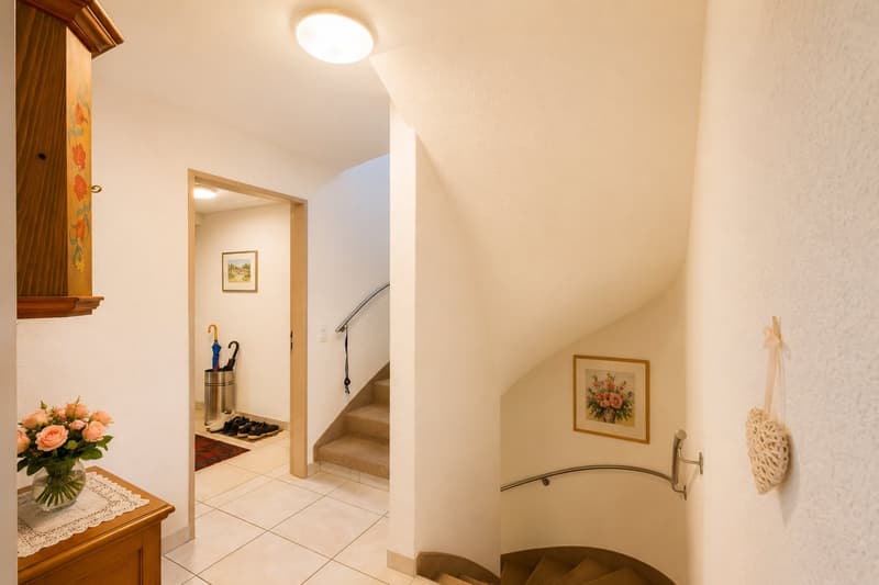 Charmantes 4.5-Zimmer-Einfamilienhaus mit Pool und Bastelraum sowie Garagenbox in Frenkendorf (13)
