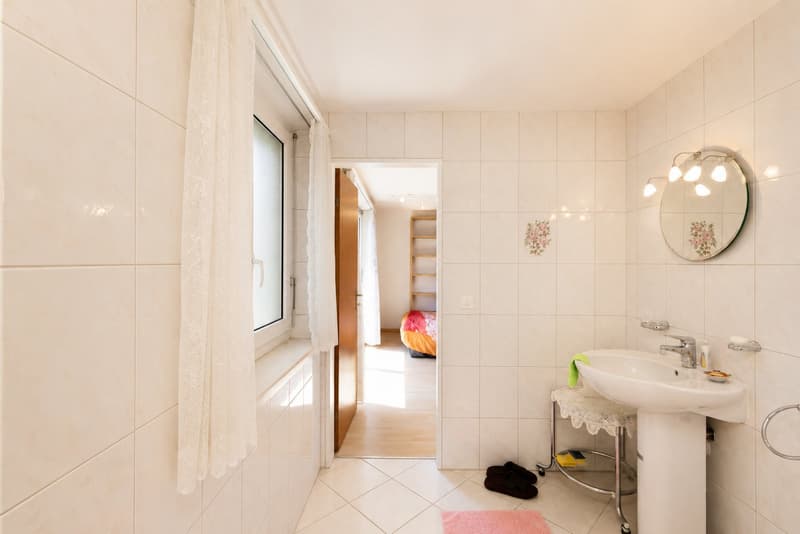 Charmantes 4.5-Zimmer-Einfamilienhaus mit Pool und Bastelraum sowie Garagenbox in Frenkendorf (23)