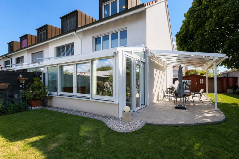 Grosszügiges 5.5-Zimmer-Eck-Einfamilienhaus mit Garten und viel Platz in Pratteln (1)
