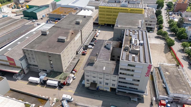 Lagerflächen ab 2'200m2 zu vermieten im OG (6)