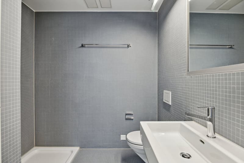 Dusche (sep. Bad)