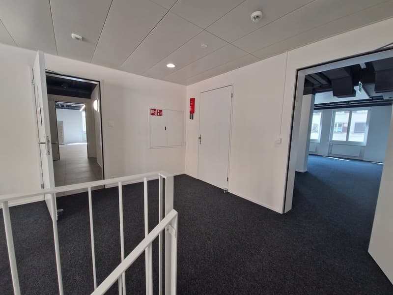 Attraktive Bürofläche mit Balkon nahe Zürichsee zu vermieten (10)