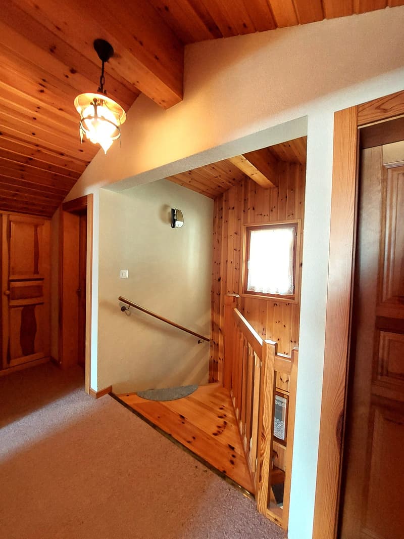 Chalet de 5 pièces à Vernamiège au charme authentique avec vue panoramique (9)