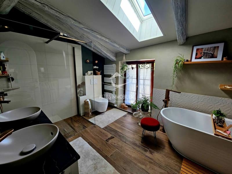 Maison de charme entièrement rénovée (9)
