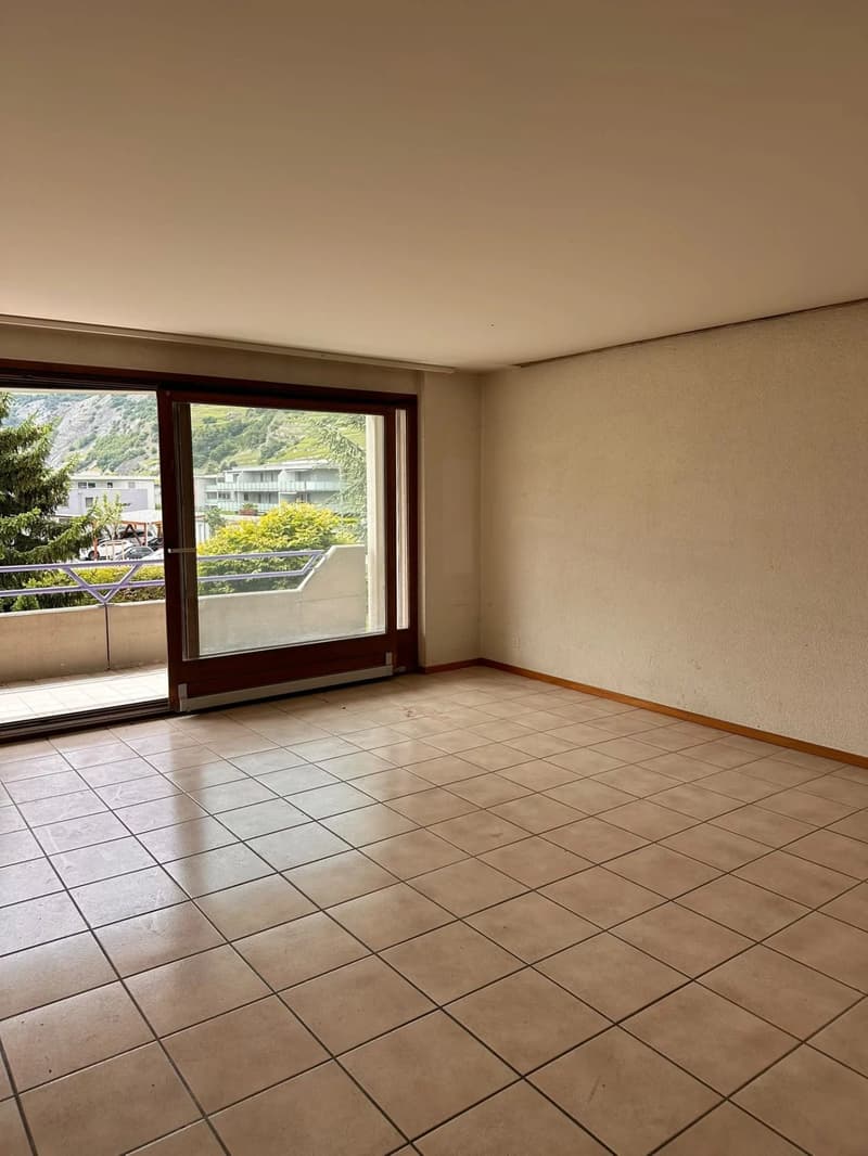 Vétroz - Grand 2,5 pièces à rénover - Balcon Sud-Ouest - Au calme (6)