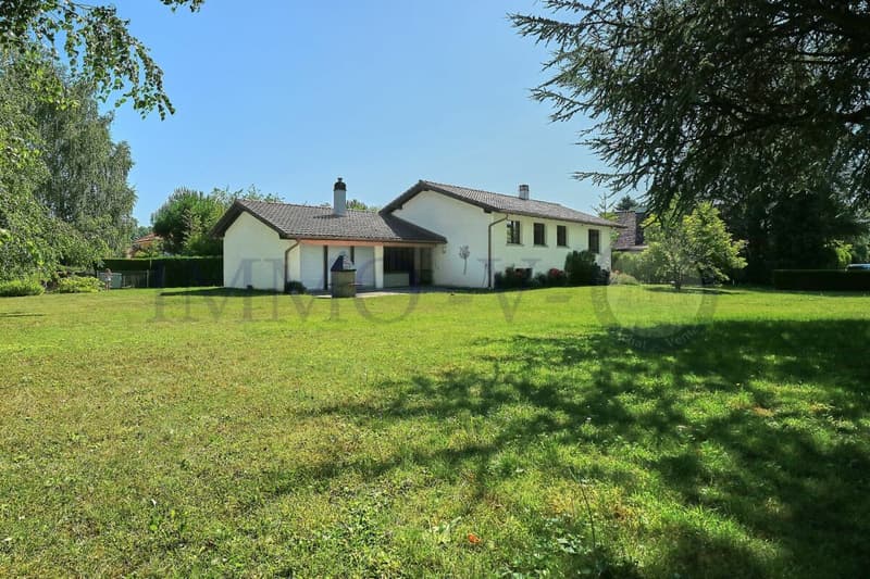 SPACIEUSE VILLA AVEC GRAND JARDIN IDYLLIQUE (1)