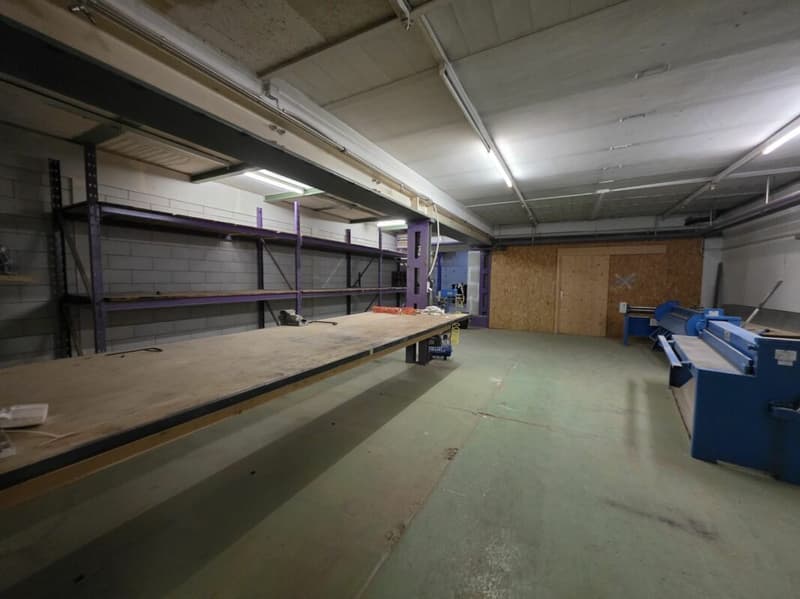 À LOUER - Grand Dépôt / Atelier de 360 m² - Idéal Activité Artisanale ou Stockage (3)