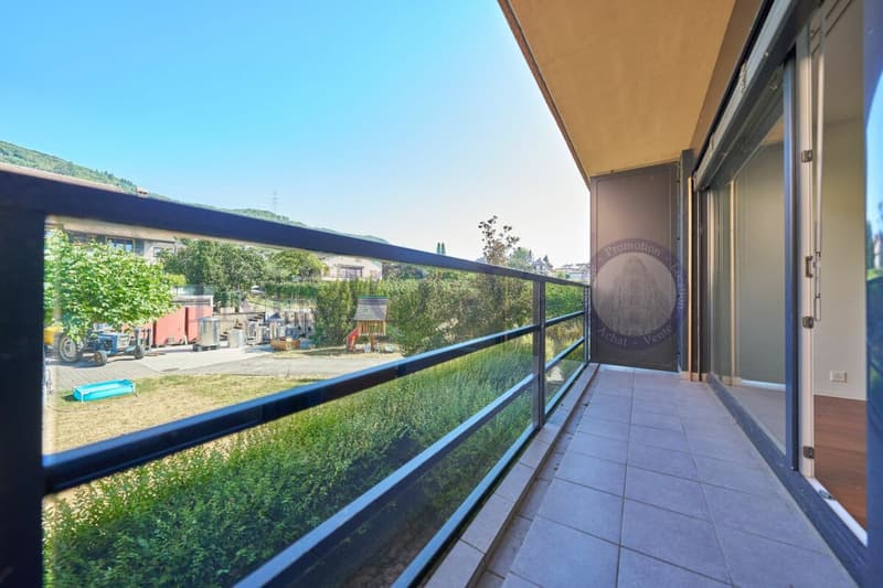 CONTEMPORAIN ET LUMINEUX AVEC BALCON-TERRASSE (6)