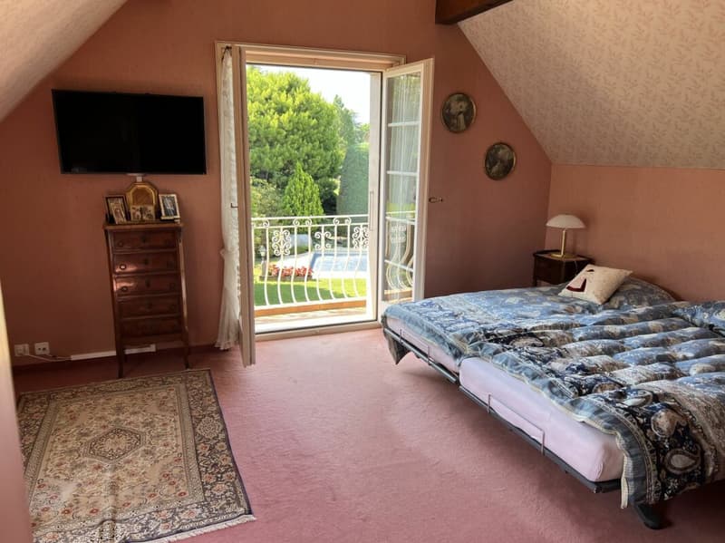 Villa individuelle avec piscine à Vufflens-le-Château : Superbe potentiel de rénovation (13)