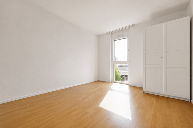 CONTEMPORAIN DE STANDING AVEC BALCON-TERRASSE PROCHE DU LAC (7)