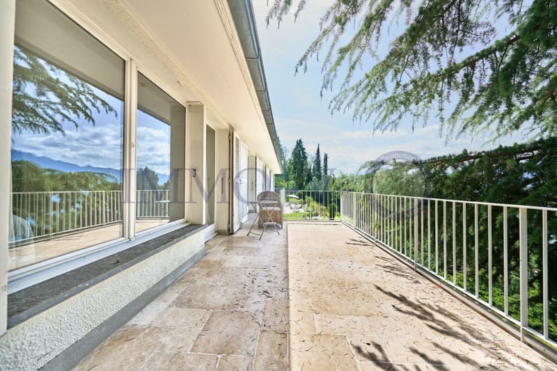 DE PRESTIGE AVEC PISCINE ET VUE PANORAMIQUE - MEUBLEE (14)