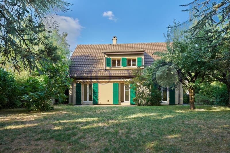 SPACIEUSE ET INDIVIDUELLE AVEC GRAND JARDIN (1)