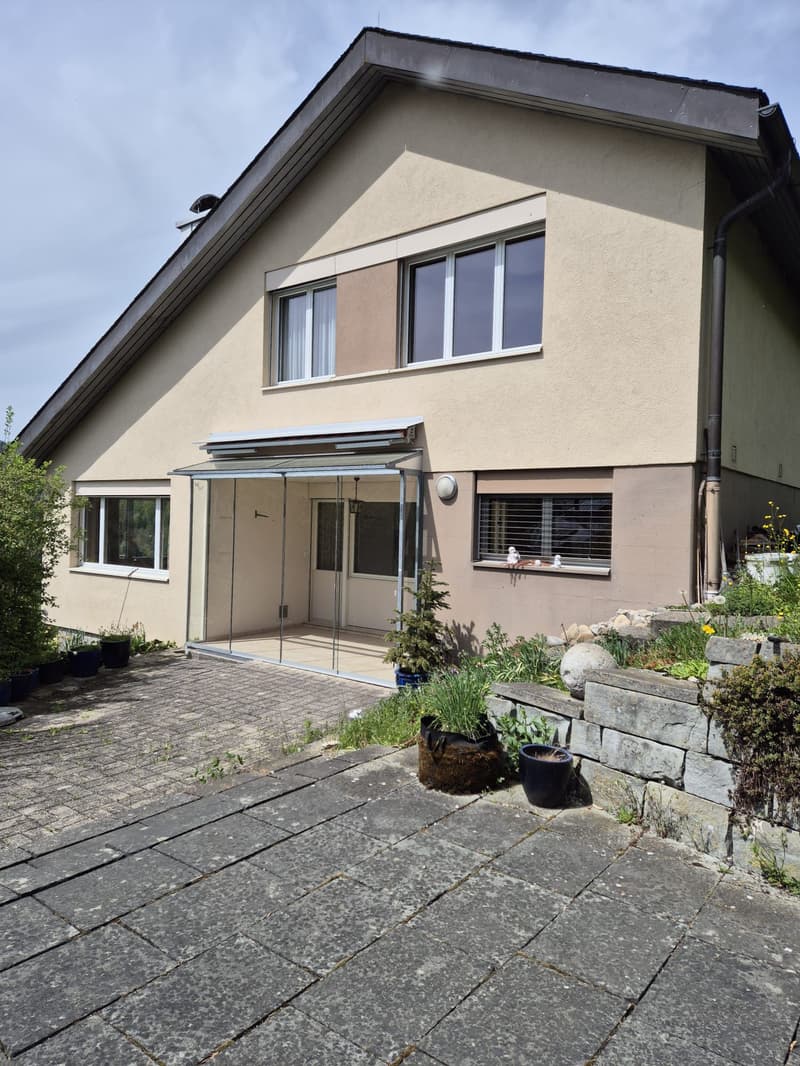 Charmant maison de famille 5.5 pièces avec jardin spacieux à Lichtensteig (1)