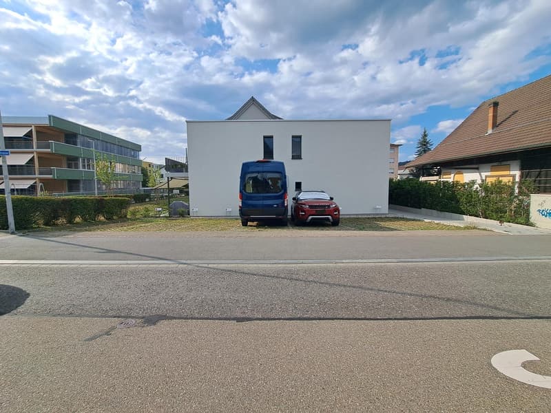 Aussenparkplatz per sofort zu vermieten in Affoltern am Albis (1)