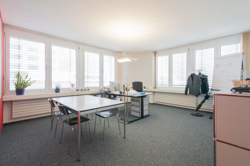 Büroräume mit circa 400 m² Fläche (2)