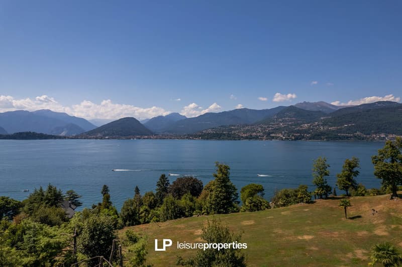 17.000 Quadratmeter großes Grundstück mit herrlichen freien Blick auf den Lago Maggiore in Laveno (2)
