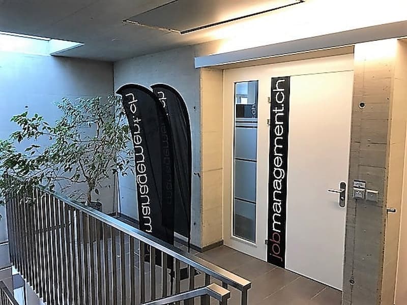 Espace commercial lumineux avec terrasse tout autour (7)