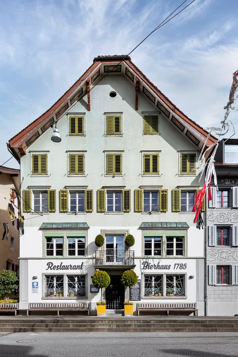 Historisches Gasthaus in der Altstadt von Sempach (2)