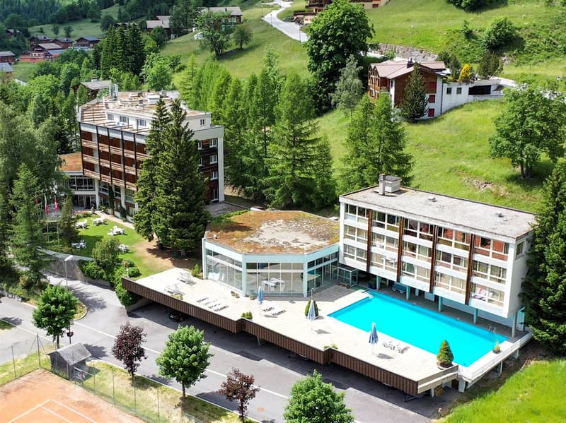 Hotel Regina Terme an einmaliger Lage in Leukerbad (1)