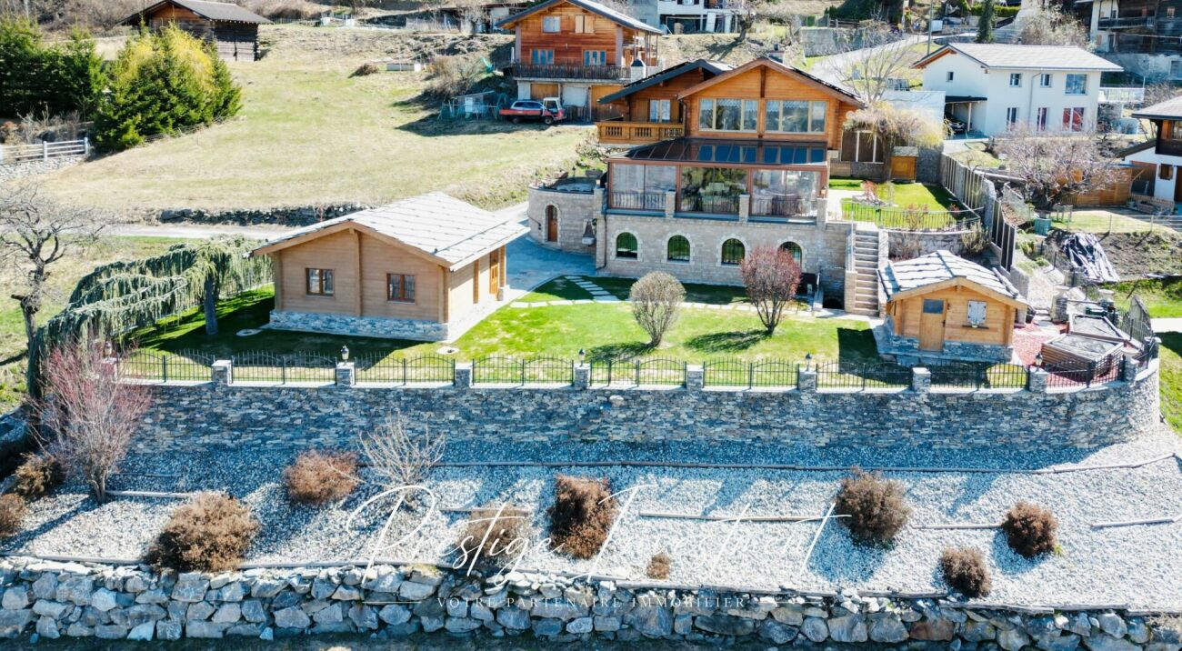 SPACIEUX CHALET DE 5.5 PCES, LES AGETTES ( 4 VALLÉES )