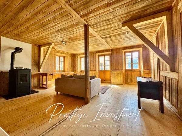 MAGNIFIQUE DUPLEX RÉNOVÉ DE 3.5 PCS + LOCAL/ATELIER - MASE (MONT- NOBLE) 1