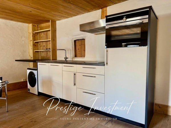 MAGNIFIQUE DUPLEX RÉNOVÉ DE 3.5 PCS + LOCAL/ATELIER - MASE (MONT- NOBLE) 4