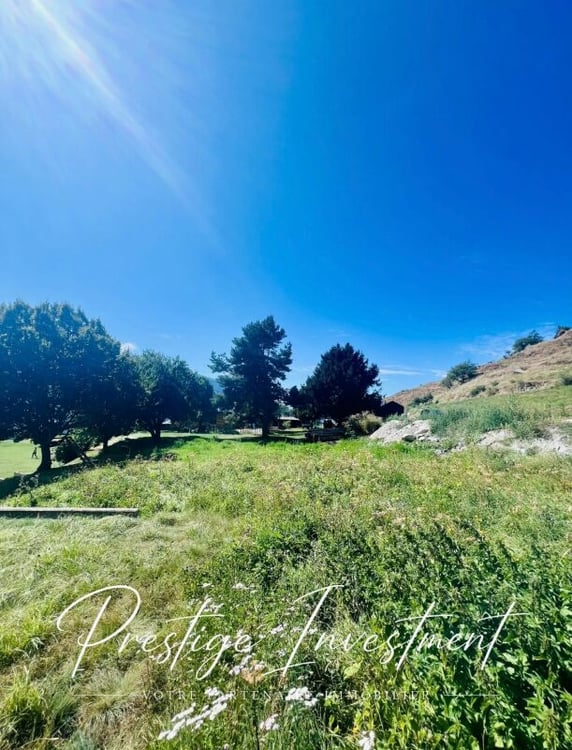 TERRAIN PLAT CONSTRUCTIBLE  DE 533 M2 - MASE 7