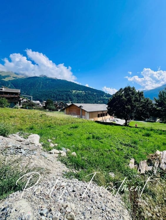 TERRAIN PLAT CONSTRUCTIBLE  DE 533 M2 - MASE 3