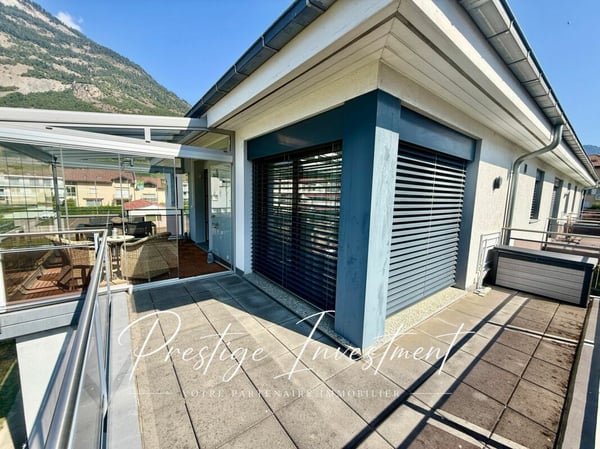 ATTIQUE DUPLEX DE 5,5 PCES & 148 M2, SAILLON 17