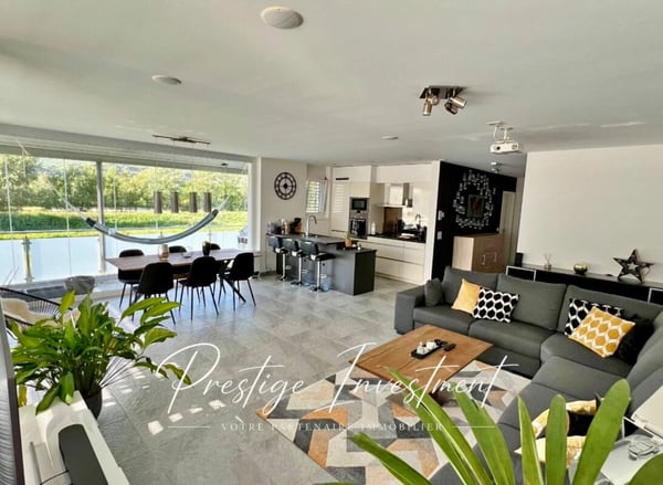 APPARTEMENT LUMINEUX EN TERRASSE DE 5.5 PCS & 148 M2 APROZ 1