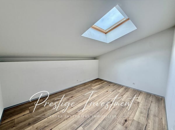 ATTIQUE - DUPLEX DE 4.5 PCES & 188 M2 - LEYTRON 11