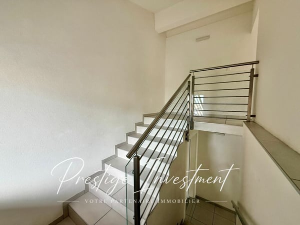 ATTIQUE - DUPLEX DE 4.5 PCES & 188 M2 - LEYTRON 8