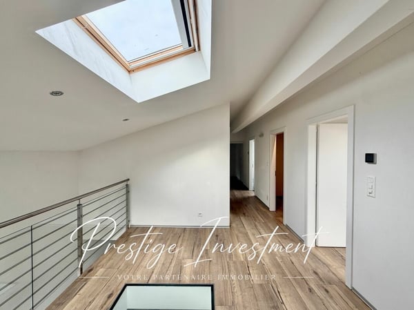ATTIQUE - DUPLEX DE 4.5 PCES & 188 M2 - LEYTRON 9