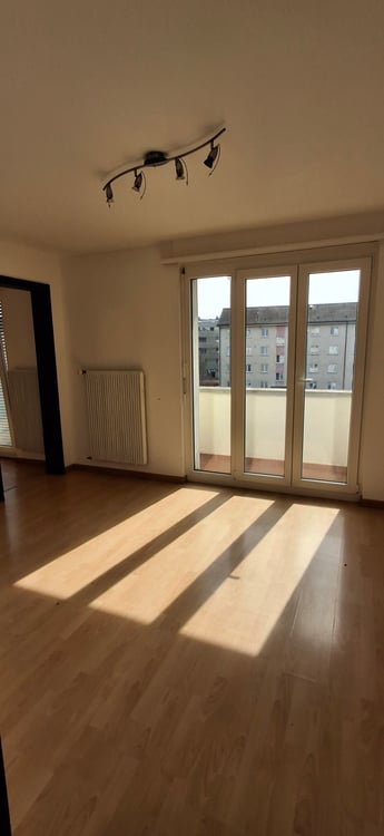 Appartement lumineux de 2 pièces avec balcon à Porrentruy 1